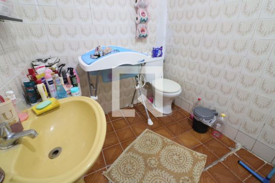 Banheiro de casa à venda com 7 quartos, 500m² em Padroeira, Osasco
