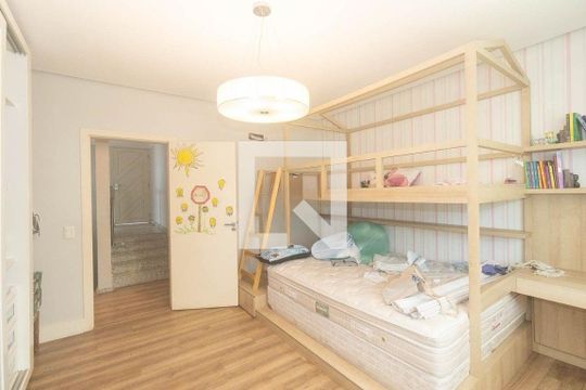 Casa para alugar com 3 quartos, 408m² em Navegantes, Porto Alegre