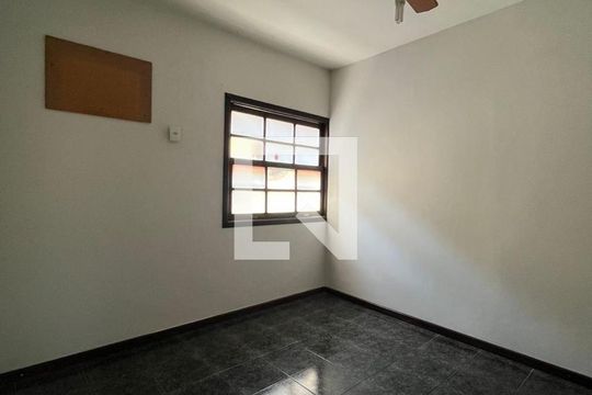 Quarto de casa à venda com 5 quartos, 321m² em Curicica, Rio de Janeiro
