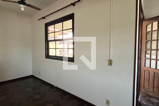 Quarto de casa à venda com 5 quartos, 321m² em Curicica, Rio de Janeiro