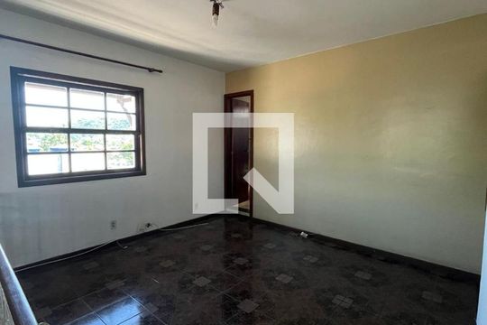 Quarto de casa à venda com 5 quartos, 321m² em Curicica, Rio de Janeiro