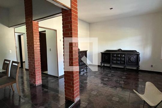 Sala de casa à venda com 5 quartos, 321m² em Curicica, Rio de Janeiro