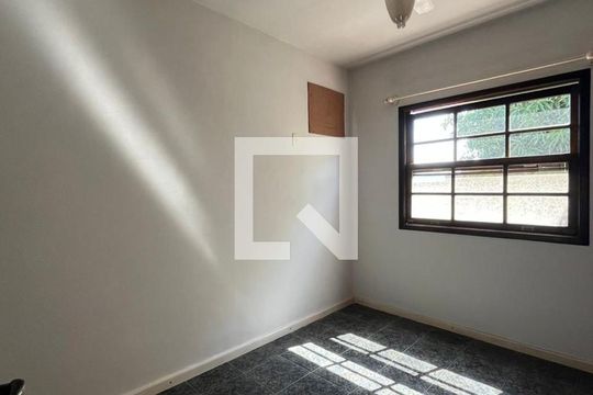 Quarto de casa à venda com 5 quartos, 321m² em Curicica, Rio de Janeiro