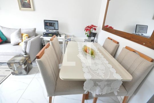 Sala de apartamento à venda com 2 quartos, 49m² em Vila Nivi, São Paulo