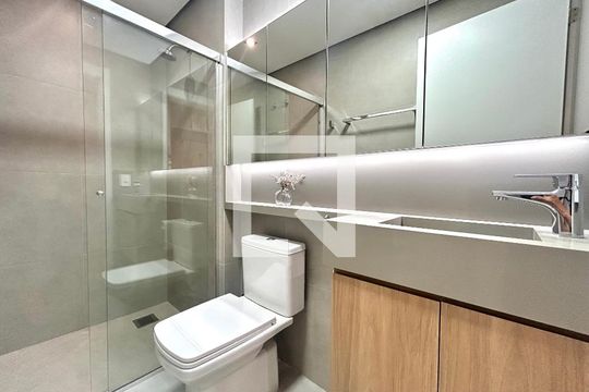 Banheiro Social de apartamento para alugar com 1 quarto, 66m² em Trindade, Florianópolis