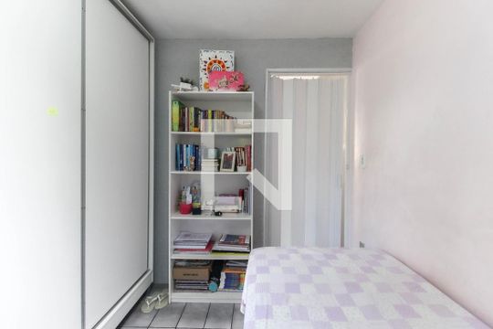 Quarto 1 de apartamento para alugar com 3 quartos, 50m² em Guaianases, São Paulo