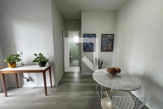 Sala de apartamento para alugar com 2 quartos, 52m² em Alphaville Empresarial, Barueri