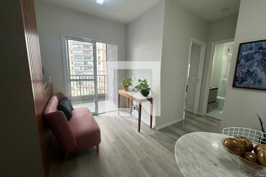Sala de apartamento para alugar com 2 quartos, 52m² em Alphaville Empresarial, Barueri