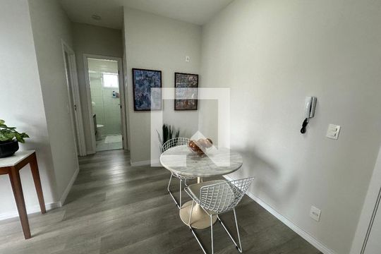 Sala de apartamento para alugar com 2 quartos, 52m² em Alphaville Empresarial, Barueri