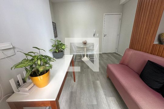 Sala de apartamento para alugar com 2 quartos, 52m² em Alphaville Empresarial, Barueri