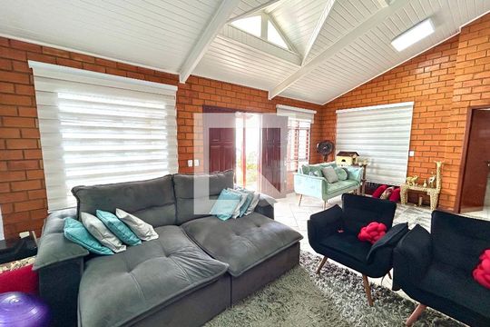 Sala de casa para alugar com 3 quartos, 222m² em Jardim Rosa de Franca, Guarulhos