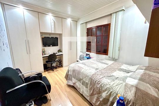 Quarto 1 de casa para alugar com 3 quartos, 222m² em Jardim Rosa de Franca, Guarulhos