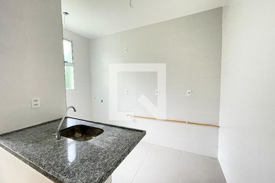 Apartamento à venda com 2 quartos, 43m² em Carlos Prates, Belo Horizonte