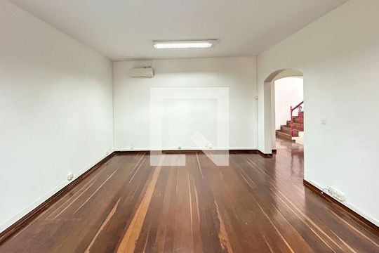 Casa à venda com 6 quartos, 420m² em São José, Belo Horizonte