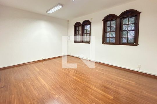 Casa à venda com 6 quartos, 420m² em São José, Belo Horizonte
