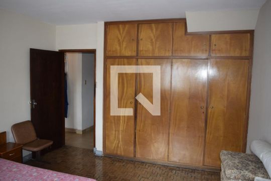 Casa à venda com 2 quartos, 350m² em Vila Carrão, São Paulo