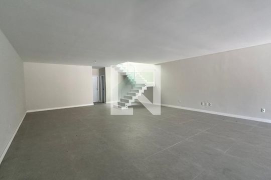 Sala de casa à venda com 4 quartos, 462m² em Barra da Tijuca, Rio de Janeiro