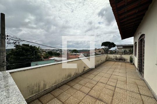 Casa à venda com 3 quartos, 110m² em Jardim Guanabara, Belo Horizonte