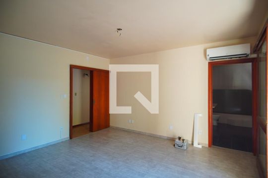 Suíte de casa à venda com 3 quartos, 450m² em Passo D’areia, Porto Alegre