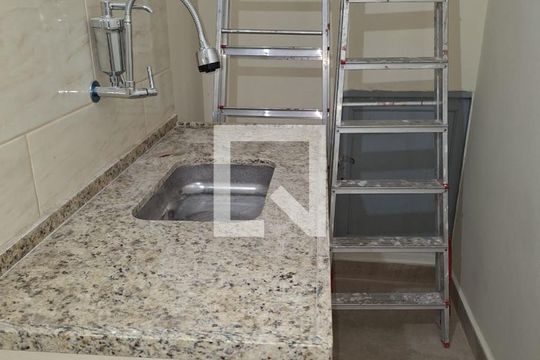 Cozinha de apartamento à venda com 3 quartos, 80m² em Sampaio, Rio de Janeiro