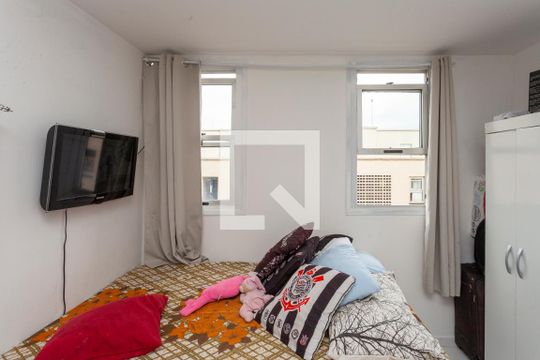 Quarto 1 de apartamento para alugar com 2 quartos, 46m² em Vila Natal, São Paulo