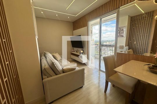 Sala de apartamento à venda com 2 quartos, 68m² em Jardim Tupanci, Barueri