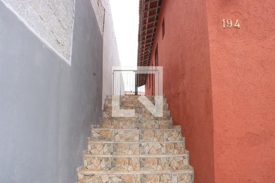 Casa para alugar com 2 quartos, 70m² em Roselândia, Cotia