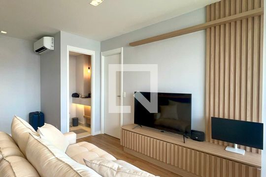 Sala de apartamento à venda com 1 quarto, 50m² em Jardim Vera Cruz, São Paulo