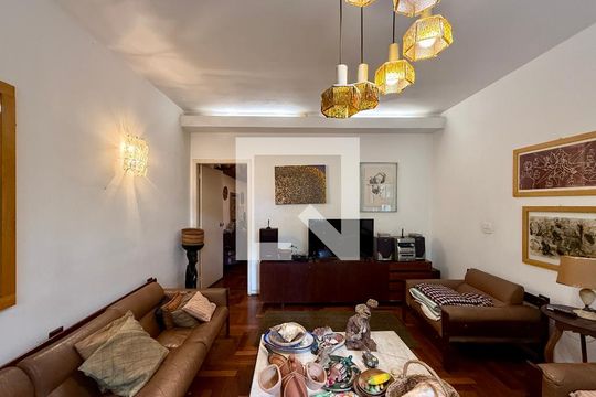 Sala de casa à venda com 3 quartos, 350m² em Campo Belo, São Paulo