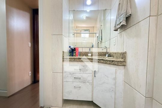 Banheiro da Suíte de apartamento para alugar com 2 quartos, 60m² em Minas Brasil, Belo Horizonte