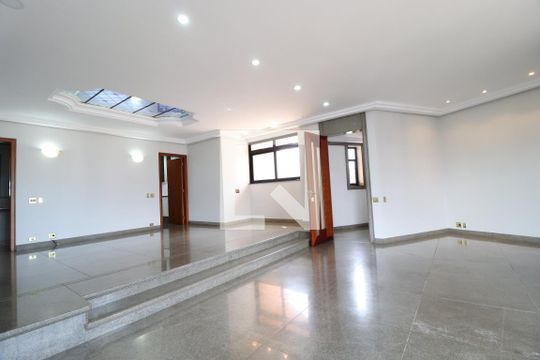Sala de apartamento para alugar com 3 quartos, 300m² em Centro, Uberlândia