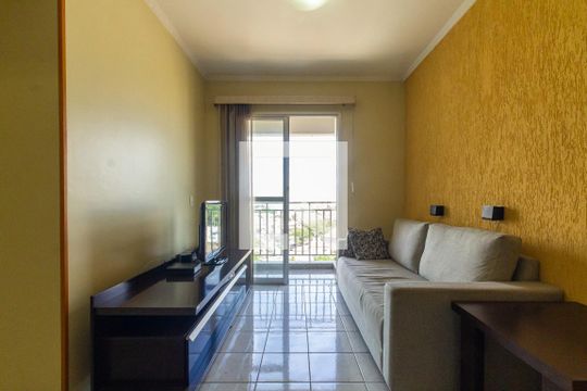 Apartamento para alugar com 3 quartos, 65m² em Vila Carlos de Campos, São Paulo