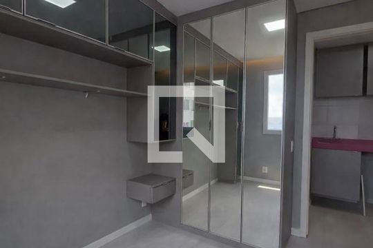 Quarto de apartamento para alugar com 2 quartos, 35m² em RP3 (Regiões de Planejamento), Santo André