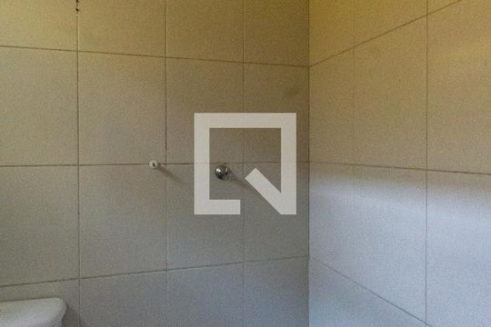 Banheiro da Suíte de casa de condomínio para alugar com 2 quartos, 90m² em Vila Aricanduva, São Paulo
