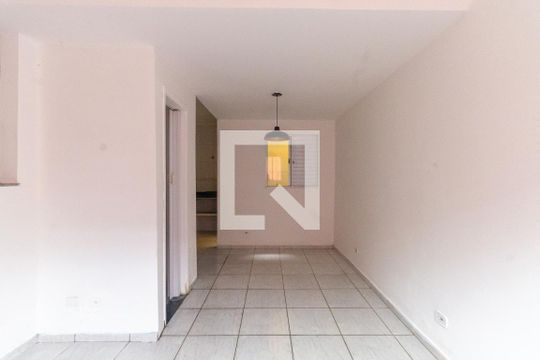 Sala de casa de condomínio para alugar com 2 quartos, 90m² em Vila Aricanduva, São Paulo