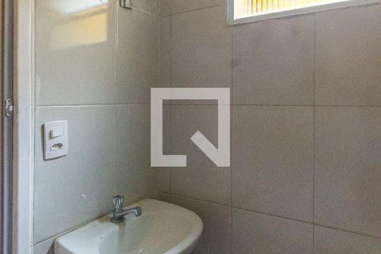 Banheiro da Suíte de casa de condomínio para alugar com 2 quartos, 90m² em Vila Aricanduva, São Paulo