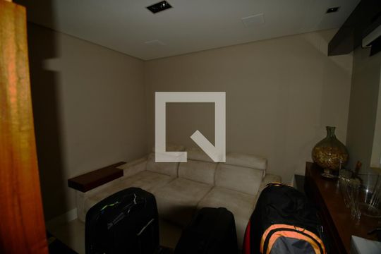 Sala de TV de apartamento à venda com 2 quartos, 104m² em Parque das Flores, Campinas