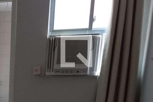 Sala de apartamento à venda com 3 quartos, 75m² em Tanque, Rio de Janeiro