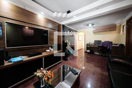 Casa para alugar com 3 quartos, 125m² em Vila Nhocuné, São Paulo
