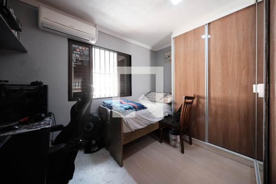 Casa para alugar com 3 quartos, 125m² em Vila Nhocuné, São Paulo