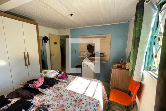 Casa à venda com 2 quartos, 80m² em Feitoria, São Leopoldo