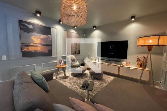 Sala de casa à venda com 3 quartos, 308m² em Cidade São Francisco, São Paulo
