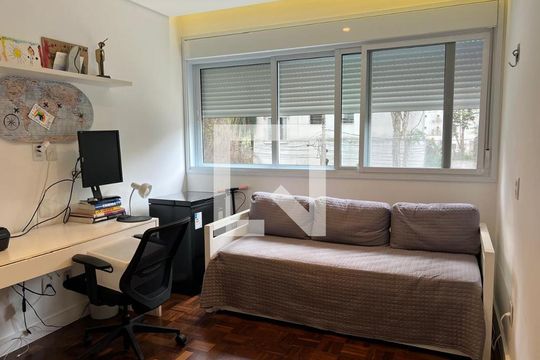 Quarto de apartamento para alugar com 3 quartos, 142m² em Pinheiros, São Paulo