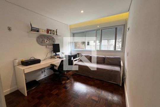 Quarto de apartamento para alugar com 3 quartos, 142m² em Pinheiros, São Paulo