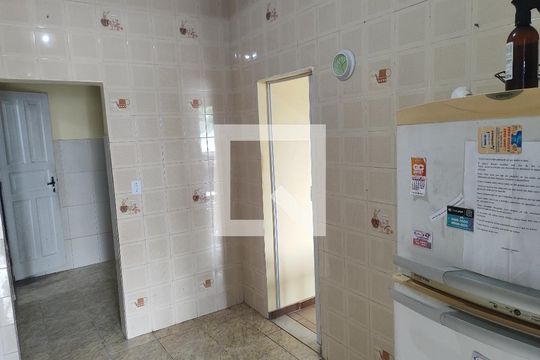 Cozinha de kitnet/studio para alugar com 1 quarto, 40m² em Curicica, Rio de Janeiro