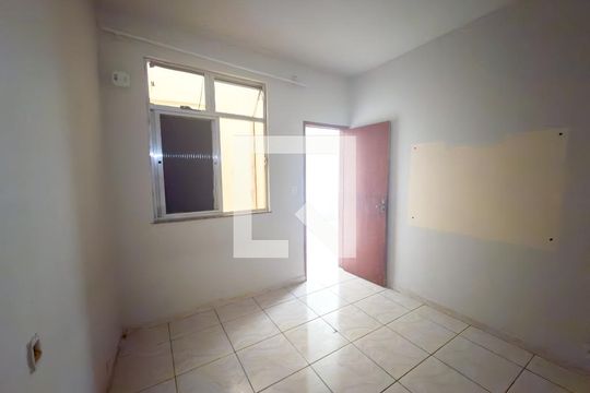 Quarto 2 de casa à venda com 2 quartos, 90m² em Irajá, Rio de Janeiro