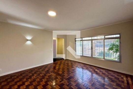 Sala de casa à venda com 4 quartos, 215m² em Jardim Aeroporto, São Paulo