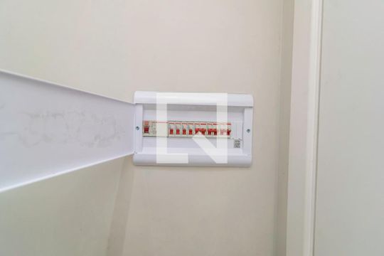 Sala de apartamento à venda com 2 quartos, 45m² em Irajá, Rio de Janeiro
