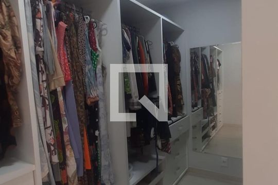 Quarto de apartamento para alugar com 3 quartos, 338m² em Campo Grande, Rio de Janeiro
