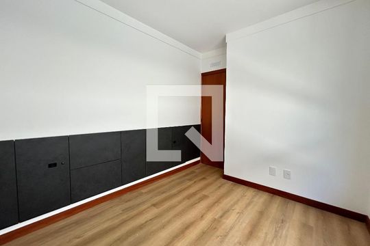 Quarto 1 de casa para alugar com 3 quartos, 160m² em Autódromo, Florianópolis